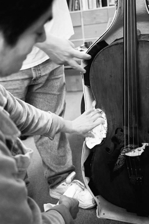 Joan Balter packing cello